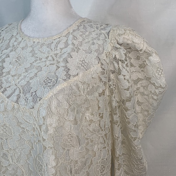 Express Cream Puff Sleeve Lace Top- NWT - Picture 6 of 15